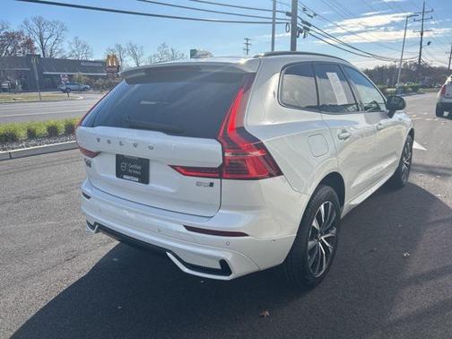 2025 Volvo XC60 B5 Plus