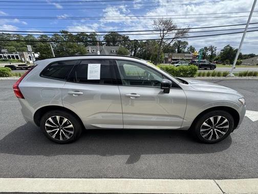 2025 Volvo XC60 Plus
