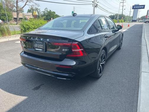 2025 Volvo S60 B5 Plus