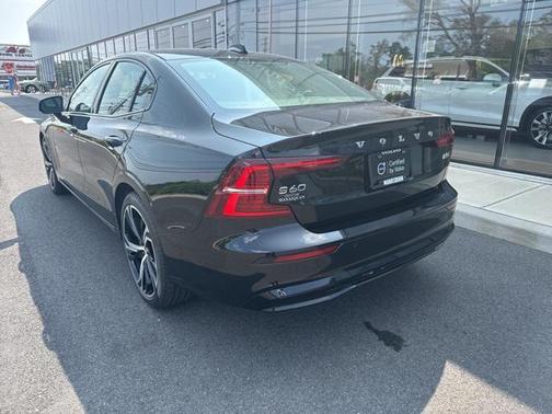2025 Volvo S60 B5 Plus