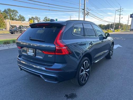 2025 Volvo XC60 B5 Plus