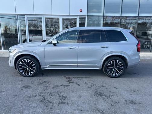 2025 Volvo XC90 B6 Plus 7-Seater