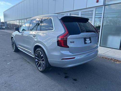 2025 Volvo XC90 B6 Plus 7-Seater