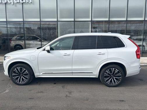 2023 Volvo XC90 Recharge Plug-In Hybrid T8 Plus Bright Theme 7-Seater