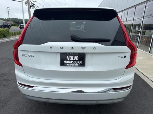 2022 Volvo XC90 T6 Inscription