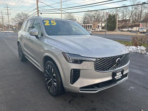 2025 Volvo XC90 B5 Plus 7-Seater