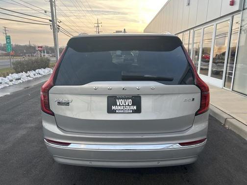 2025 Volvo XC90 B5 Plus 7-Seater