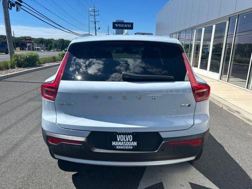 Cloud Blue 2025 Volvo XC40 B5 Core Bright Theme