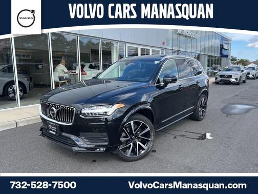 2022 Volvo XC90 T6 Momentum