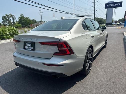 2020 Volvo S60 T5 Momentum
