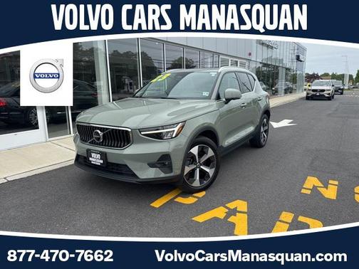 2023 Volvo XC40 B5 Plus Bright Theme