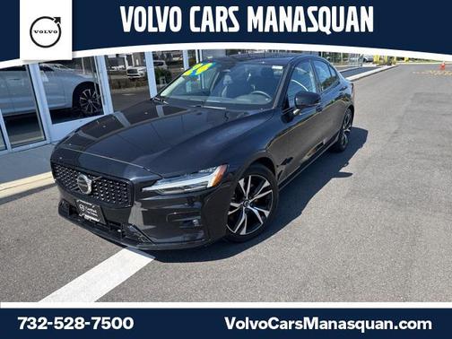 2024 Volvo S60 B5 Core Dark Theme