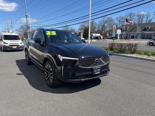 Onyx Black Metallic 2025 Volvo XC90 B6 Plus 7-Seater