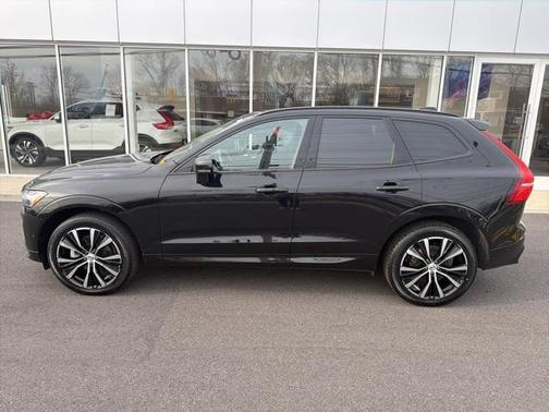 2025 Volvo XC60 B5 Plus