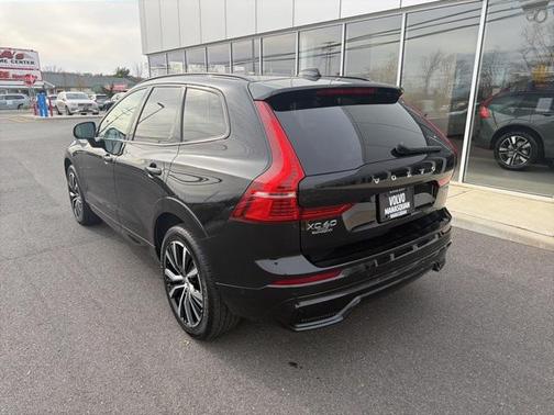 2025 Volvo XC60 B5 Plus