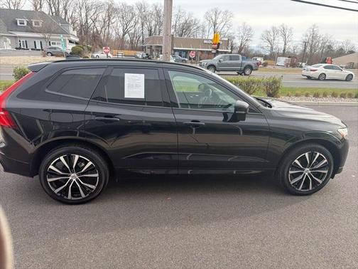 2025 Volvo XC60 B5 Plus