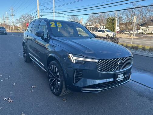 2025 Volvo XC90 B5 Plus 7-Seater