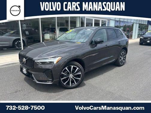 Platinum Grey Metallic 2025 Volvo XC60 B5 Plus