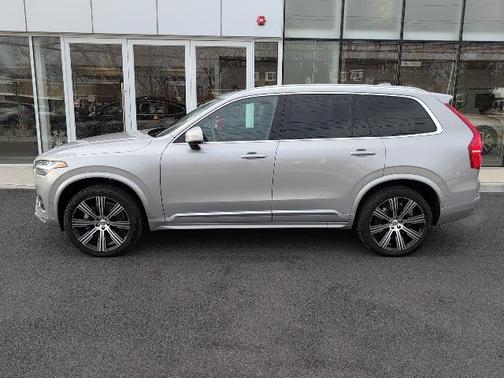 2024 Volvo XC90 B5 Plus Bright Theme