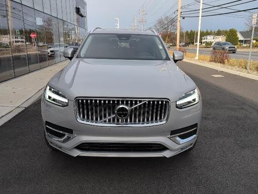 2024 Volvo XC90 B5 Plus Bright Theme
