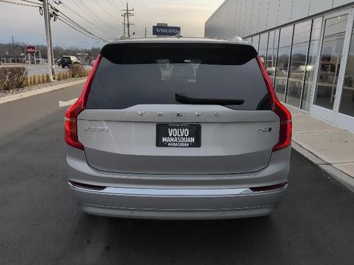 2024 Volvo XC90 B5 Plus Bright Theme