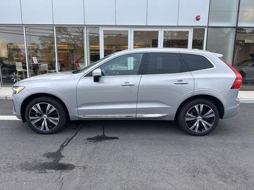 2022 Volvo XC60 B5 Inscription
