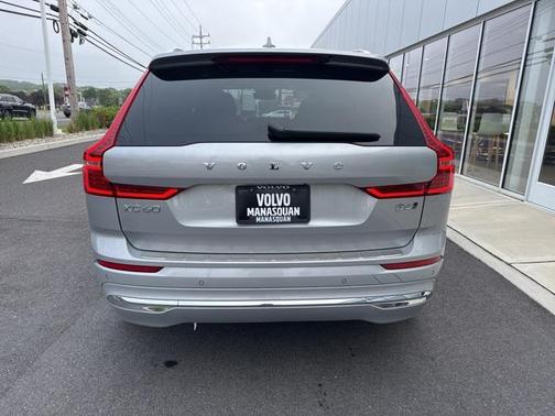2022 Volvo XC60 B5 Inscription