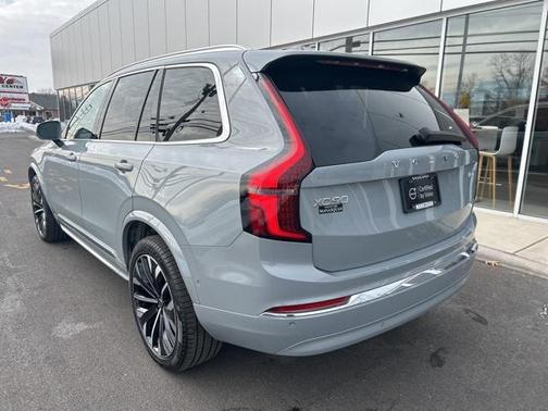 2025 Volvo XC90 B6 Plus 7-Seater