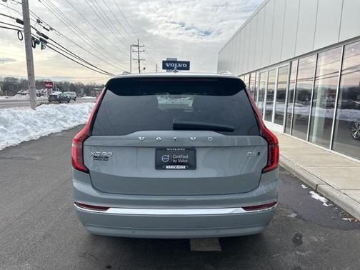 2025 Volvo XC90 B6 Plus 7-Seater