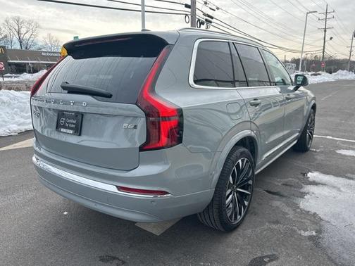 2025 Volvo XC90 B6 Plus 7-Seater