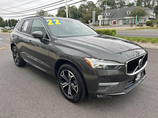 2022 Volvo XC60 B5 Momentum