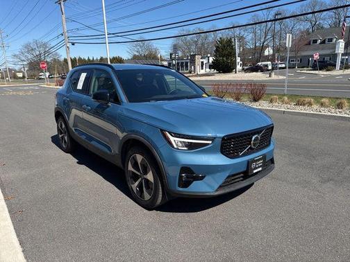Fjord Blue Metallic 2025 Volvo XC40 B5 Plus Dark Theme