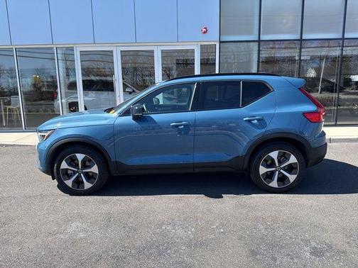 Fjord Blue Metallic 2025 Volvo XC40 B5 Plus Dark Theme