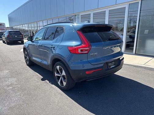 Fjord Blue Metallic 2025 Volvo XC40 B5 Plus Dark Theme