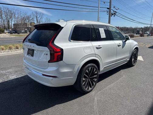 2025 Volvo XC90 B5 Plus 7-Seater