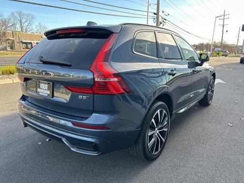 2025 Volvo XC60 B5 Plus
