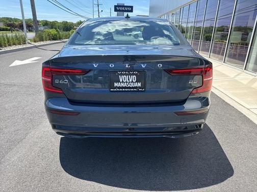 2024 Volvo S60 B5 Core Dark Theme