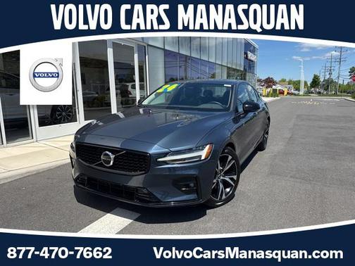 2024 Volvo S60 B5 Core Dark Theme