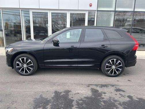 2025 Volvo XC60 B5 Plus