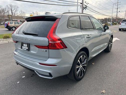 2025 Volvo XC60 B5 Plus