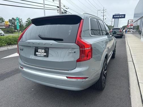 2024 Volvo XC90 B6 Plus Bright Theme 6-Seater