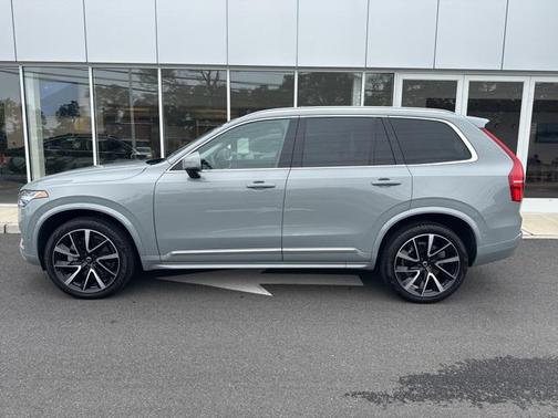 2024 Volvo XC90 B6 Plus Bright Theme 6-Seater