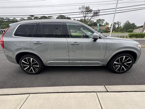 2024 Volvo XC90 B6 Plus Bright Theme 6-Seater