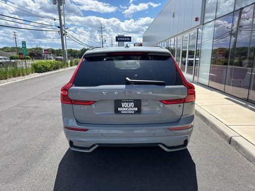 Vapour Grey Metallic 2025 Volvo XC60 B5 Plus