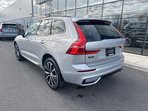 2025 Volvo XC60 B5 Plus