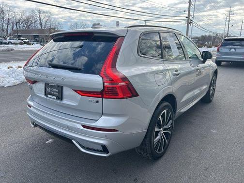 2025 Volvo XC60 B5 Plus