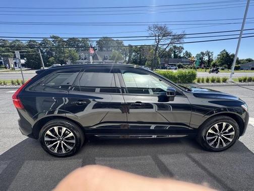 2025 Volvo XC60 B5 Plus