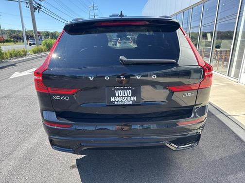2025 Volvo XC60 B5 Plus