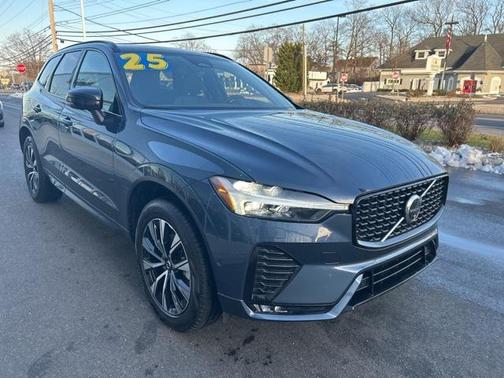 2025 Volvo XC60 B5 Plus