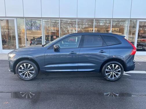 2025 Volvo XC60 B5 Plus